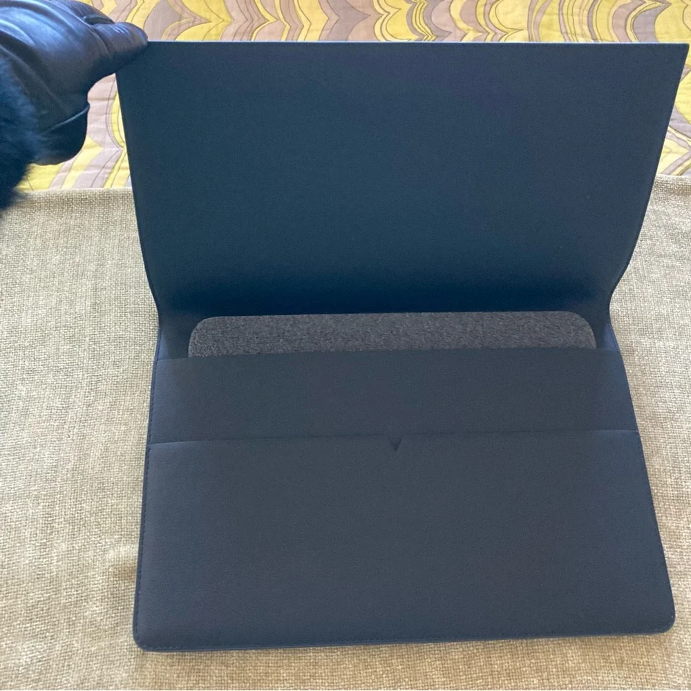 Von Holzhausen The MacBook Portfolio 14-inch | NWT